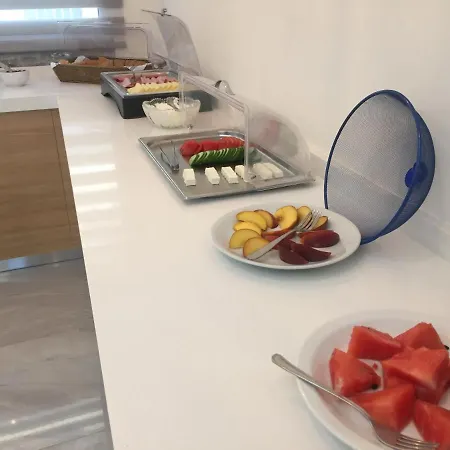 Hotel Voula 3*