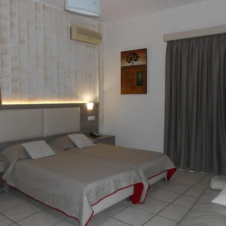 Voula 3* Hersonissos (Crete)