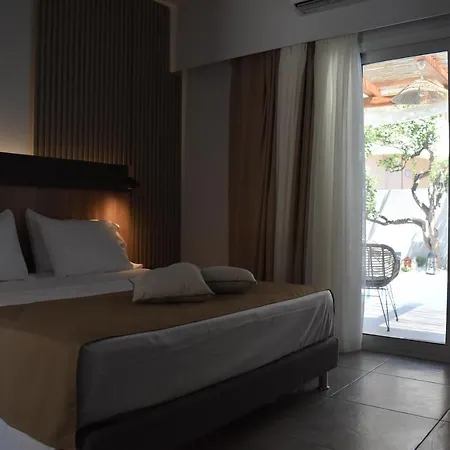 Voula Hotel 3*