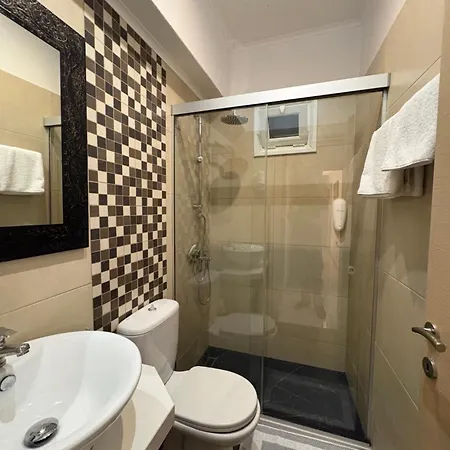 Voula Hotell 3*
