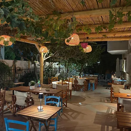 Hotel Voula 3*