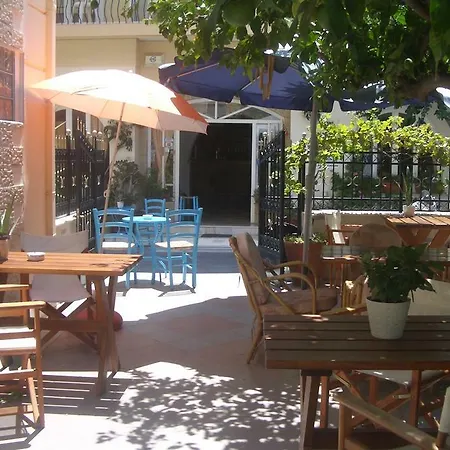 Voula Hotel 3*